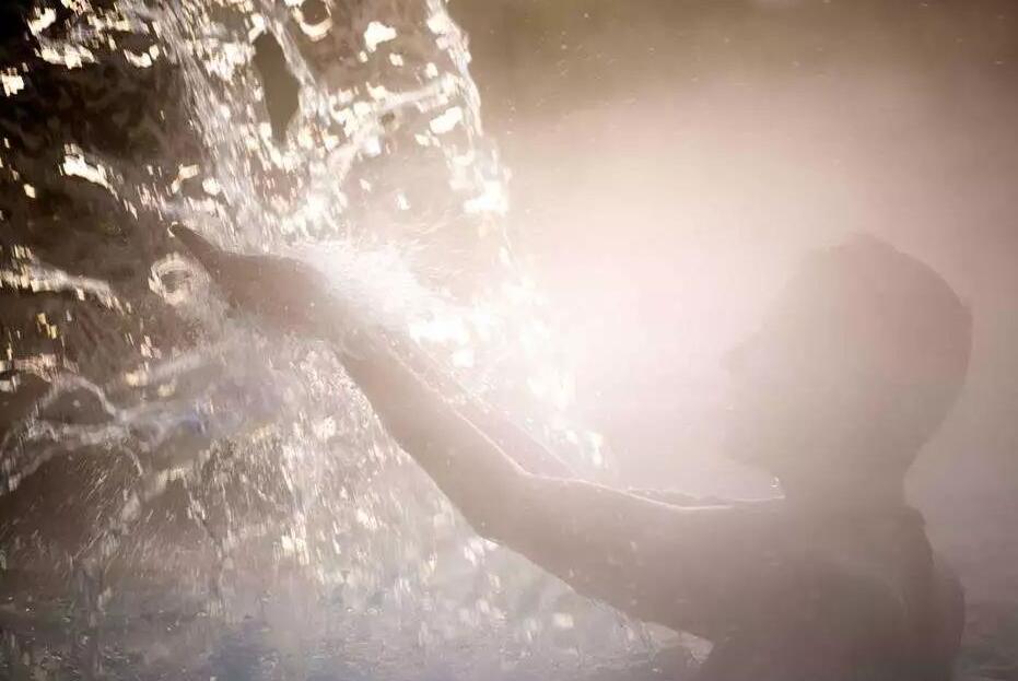 夏天洗澡要舒爽？科大方正燃氣熱水器是首選